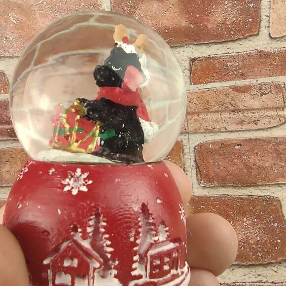 Mini Christmas Reindeer Dog Tree Snowglobe Waterglobe Snow Globe Santa Reindeers - Picture 7 of 16